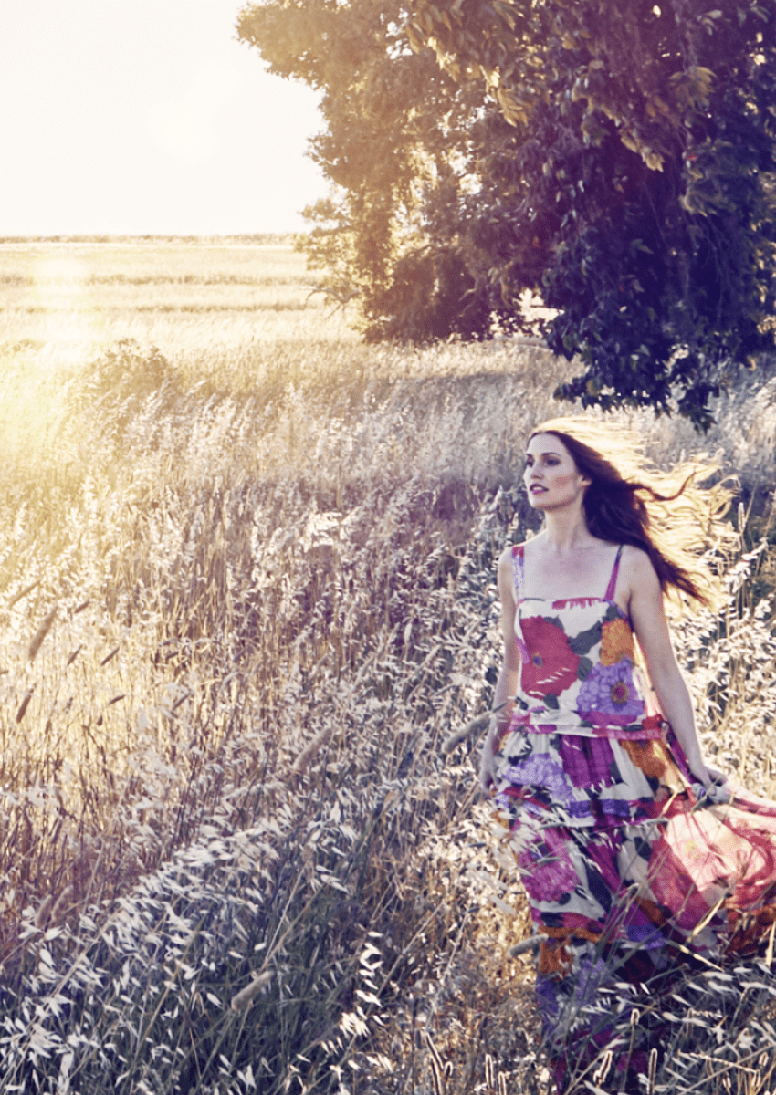 Modell Bild Frau auf Feld